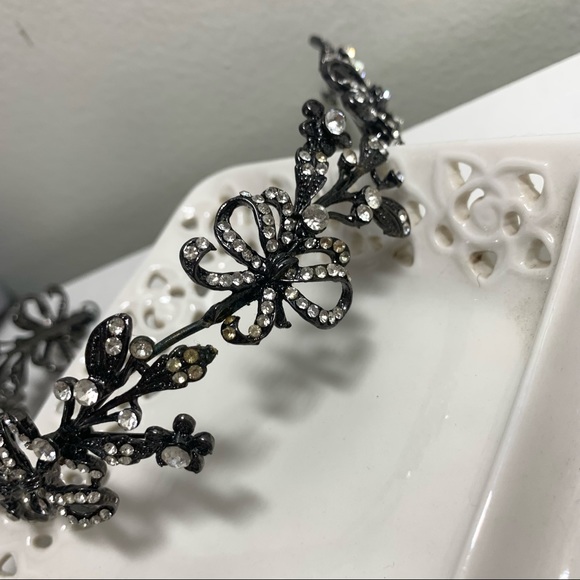 Vera Wang White - Garland Headband in Antique Crystal - Picture 9 of 11